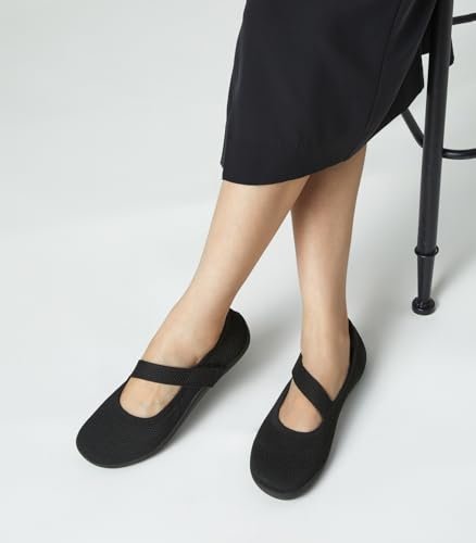 Comfortable Adjustable Mary Jane Flats with Wide Toe Box